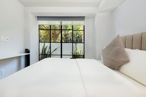 Grand Apartment | 2 bedrooms, individually decorated, individually furnished