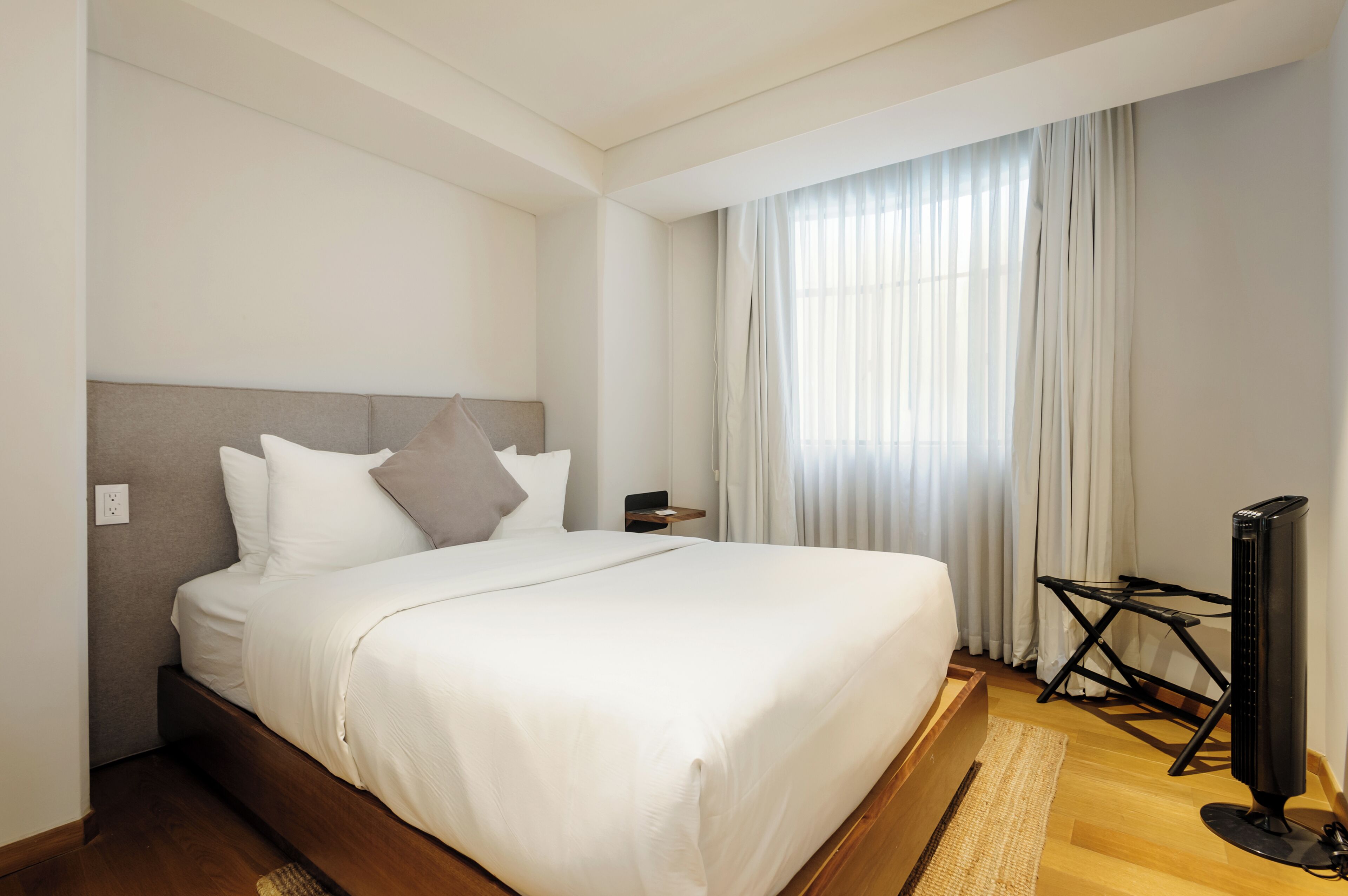 2 bedrooms, individually decorated, individually furnished