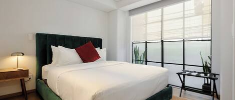 2 bedrooms, iron/ironing board, free WiFi