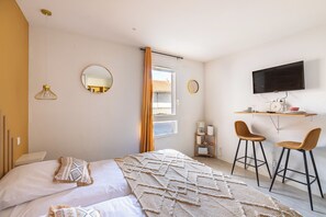 1 bedroom, free WiFi, bed sheets