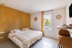 1 bedroom, free WiFi, bed sheets