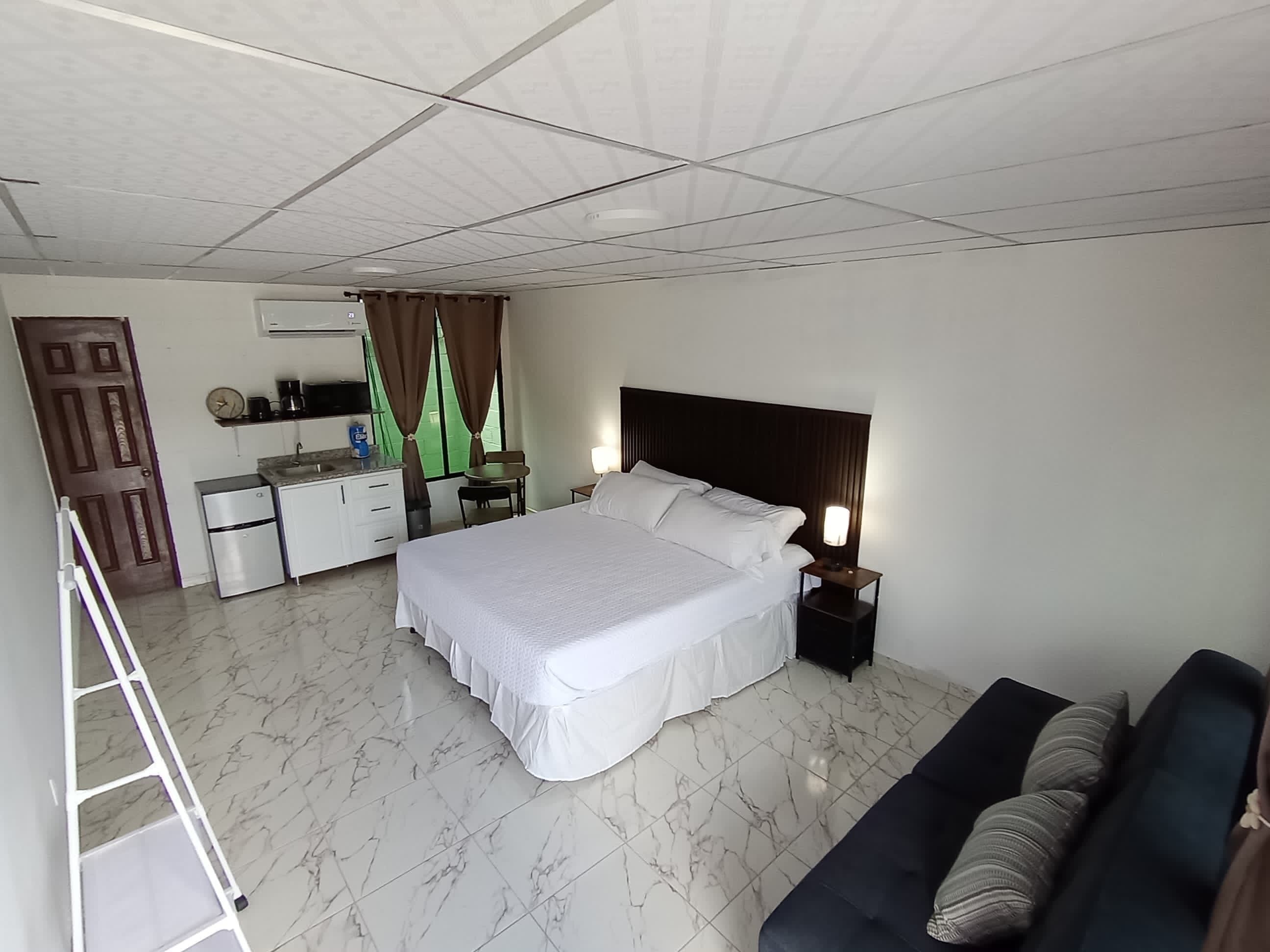 1 室のベッドルーム、WiFi、ベッドシーツ