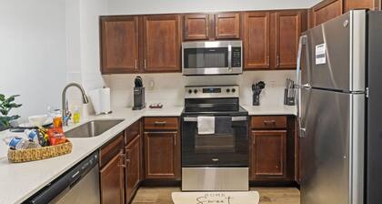 Charming 1-bd apartment in Frisco with Fitness Room, Work Space & Swimming Pool