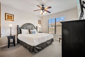 3 bedrooms, iron/ironing board, WiFi, bed sheets - Close To Disney, Clubhouse With Gym, Communal Pool (Davenport)