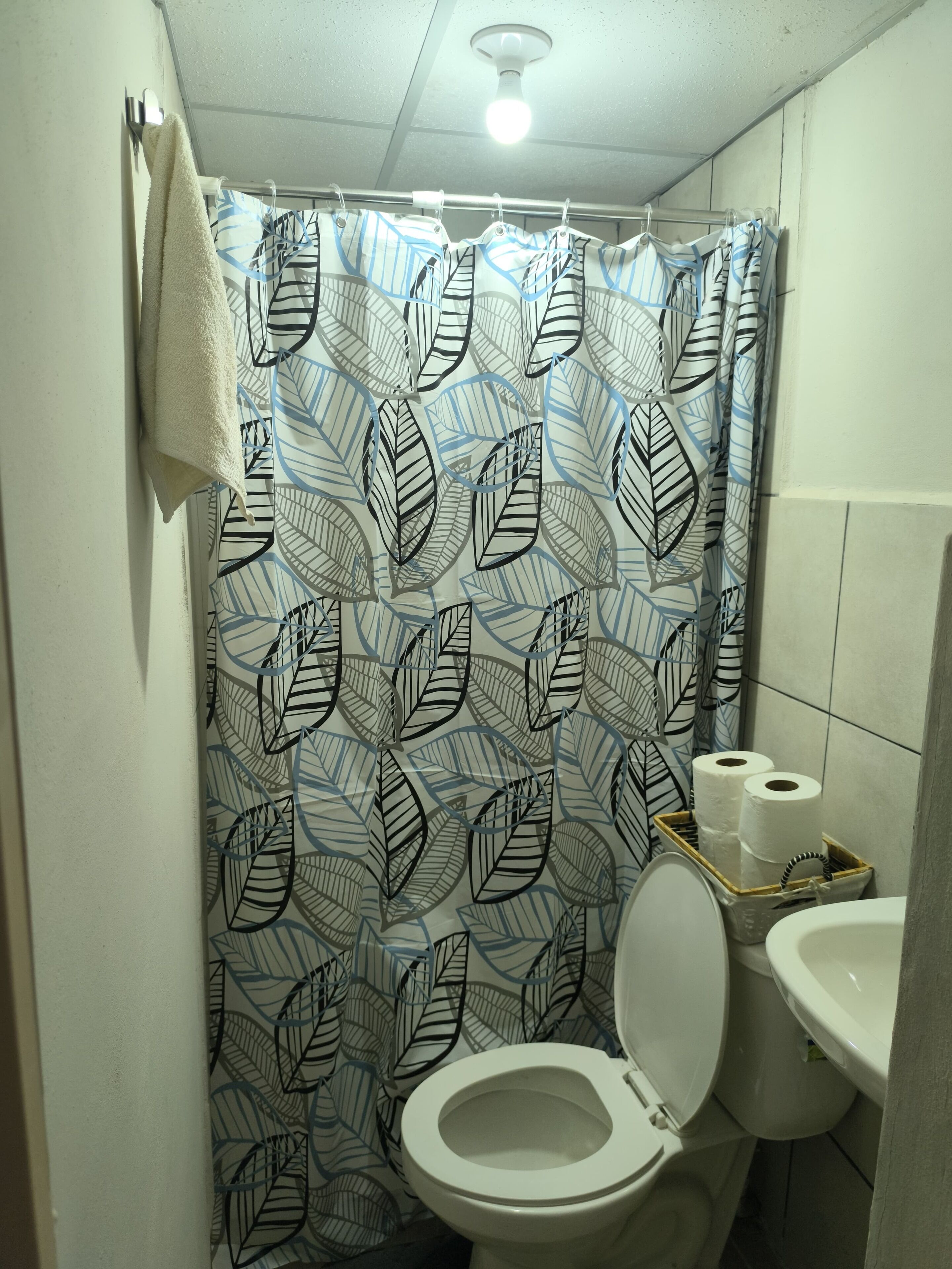 Basic Apartment, Balcony, Hill View | Bathroom