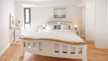 3 bedrooms, iron/ironing board, travel cot, free WiFi