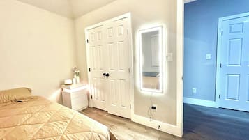 3 chambres, fer et planche Ă repasser, Wi-Fi, draps fournis