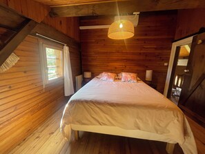 3 makuuhuonetta, silitysrauta/-lauta, vauvan matkasänky, Wi-Fi