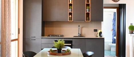 Kühlschrank, Ofen, Geschirrspüler