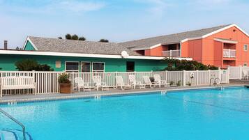 Ulkouima-allas, lämmitetty uima-allas