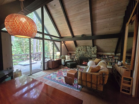 Living area. Cozy Cabin at Javi's Spring with Forest Bath!