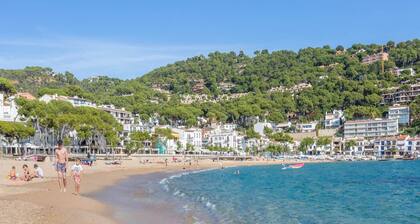 Apartment in Llafranc near Beach & City Center