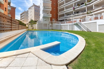 Holiday Home Swimming Pool