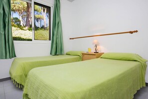 3 bedrooms, iron/ironing board, free WiFi