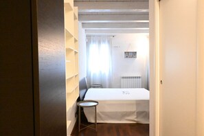 1 bedroom, bed sheets - SE155 - Senigallia, new two-room apartment in the center with air conditioning (Senigallia)