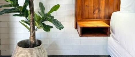 Skrivebord, strykejern/-brett, wi-fi og sengetøy