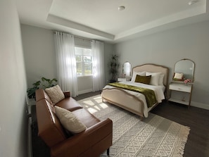 3 bedrooms, in-room safe, desk, iron/ironing board