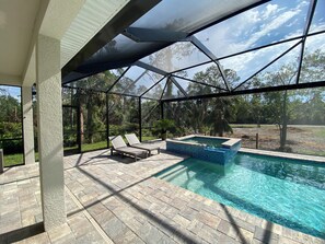 Piscine extérieure, piscine chauffée