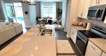 Seclude House in Florida, POOL & SPA, Kid- Friendly