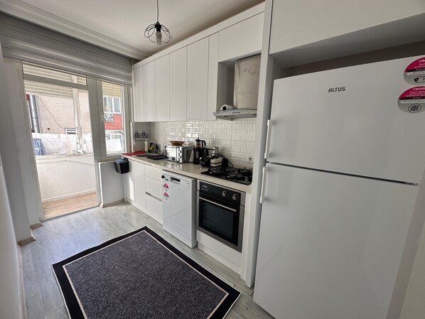 Fridge, microwave, oven, stovetop