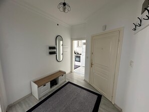 Interior - Charming 2-bedroom apartment with WiFi and AC in enchanting Antalya (Antalya)