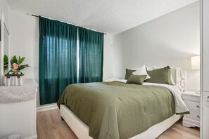 3 chambres, fer et planche à repasser, Wi-Fi, draps fournis