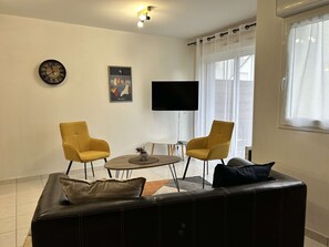 Living area - 1006 - House 4p in a private residence with swimming pool. (PLENEUF VAL ANDRE)