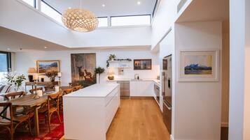 Luxury Apartment, Lake View | Private kitchen | Full-sized fridge, microwave, oven, stovetop