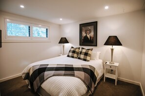 Luxury Apartment, Lake View