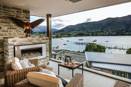 Luxury Apartment, Lake View | Lake view. Nautilus - Sleeps 8 - Lake Views