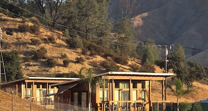 Longhorn Ranch. Views! Tiny home cabin. 2/1 /3beds Fast wifi. The pinnacles hike