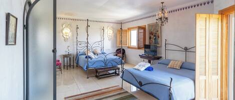8 chambres, lit parapluie, Wi-Fi