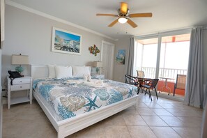 1 bedroom, Internet, bed sheets - Casa Playa #304 - Sandpiper - Bayview Efficiency (Fort Myers Beach)