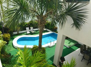 Kolam renang outdoor