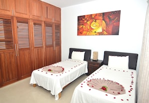 Apartment, 2 Bedrooms, Balcony, City View | 2 bedrooms, desk, free WiFi - Apartamentos Mar Playa Del Carmen (Playa del Carmen)