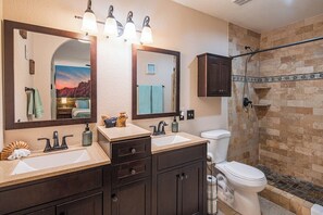 Bathroom - 4BR: Game Room, Putting Green, Bar & Themed Rooms (Glendale)