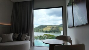 Double Room | 1 bedroom, in-room safe, laptop workspace, blackout drapes