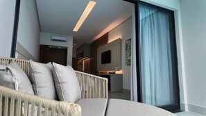 Exclusive Double Room | In-room safe, laptop workspace, blackout drapes, free WiFi