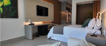 COLLEGARE HOTEL