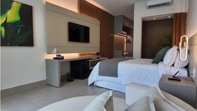 COLLEGARE HOTEL