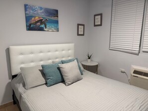 3 chambres, fer et planche à repasser, Wi-Fi, draps fournis