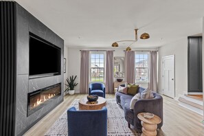 TV, fireplace