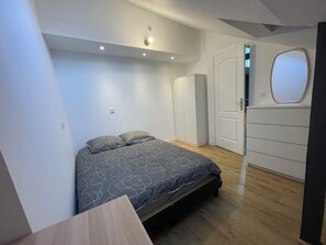 4 Schlafzimmer, Bügeleisen/Bügelbrett, WLAN, Bettwäsche