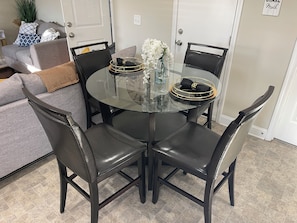 Dining - Cozy Home Downtown- easy access to Greystone Amphitheater, ATL Airport, 6 Flags+ (Douglasville)