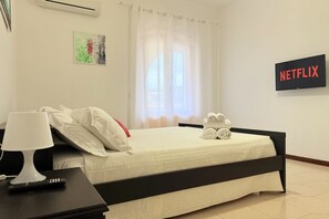 1 bedroom, iron/ironing board, WiFi, bed sheets - [Solero] Design Apartment (Orosei)