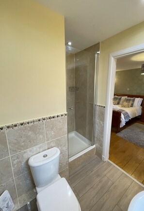 Douche, serviettes fournies