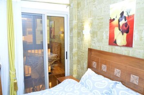 2 chambres, fer et planche à repasser, Wi-Fi, draps fournis