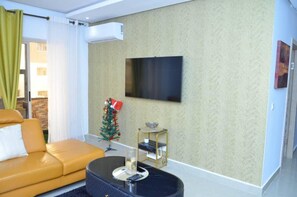 Living area - Elegant Furnished Apartment in Dakar Plateau - 2 Bedrooms (Dakar)