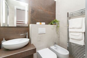 Shower, hair dryer, bidet - Kalurya - Baroque - Lecce Selection (Lecce)