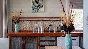 Oven, spices - Leura Haven Homestead: Grand rustic cottage for 4 (Leura)